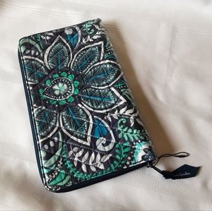 NEW Vera Bradley Travel Wallet